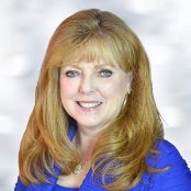 Leah Ezelle