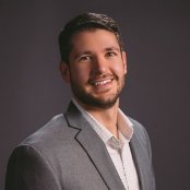 Erik Valencia headshot