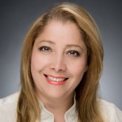 Elizabeth Snyder headshot