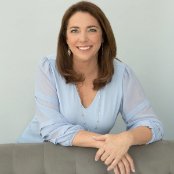 Linda Youngblood Headshot