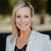 Theresa Thompson headshot