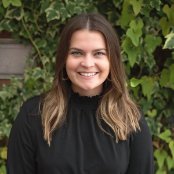 Leslie Beaver Headshot